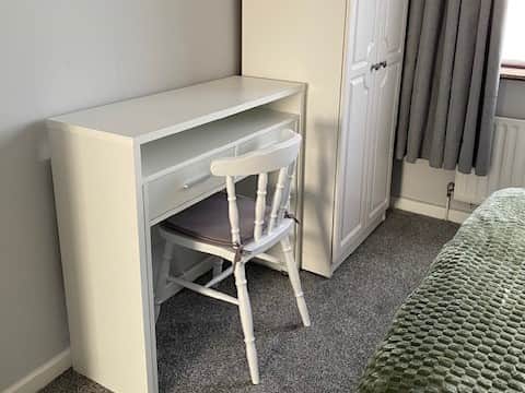 Room 5 (2)