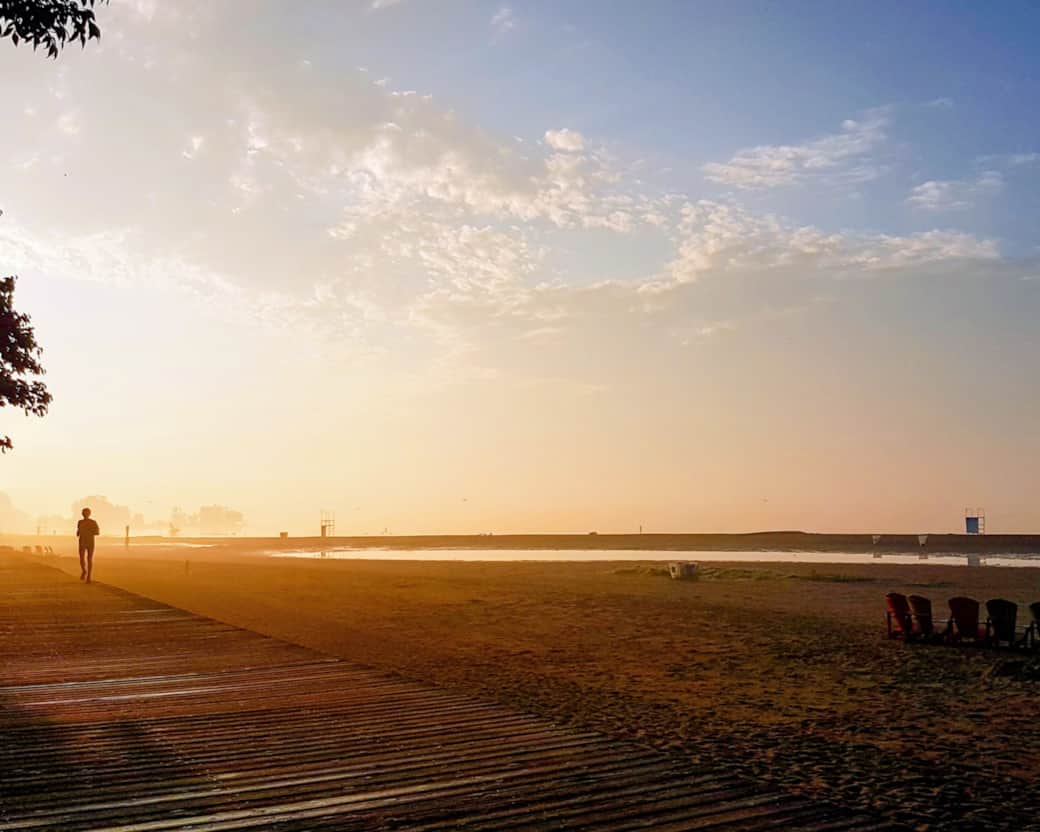 The Beaches Cottage - Toronto - Woodbine Beach Boardwalk The Beaches Cottage - Toronto - Woodbine Beach Boardwalk
