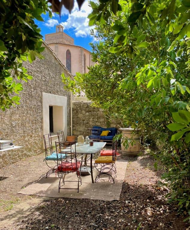 Jardin privatif avec plancha