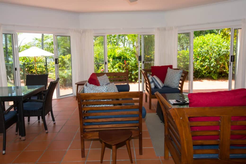 Beaches No 4 - Dining to Sitting Area Beaches No 4 - Dining to Sitting Area