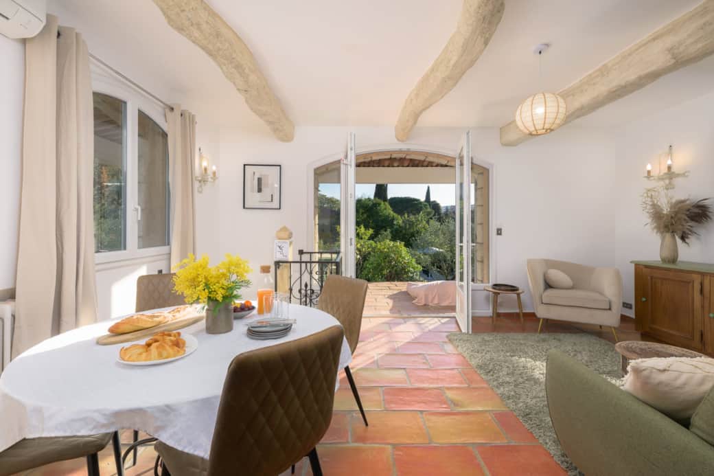 Second living room & terrace