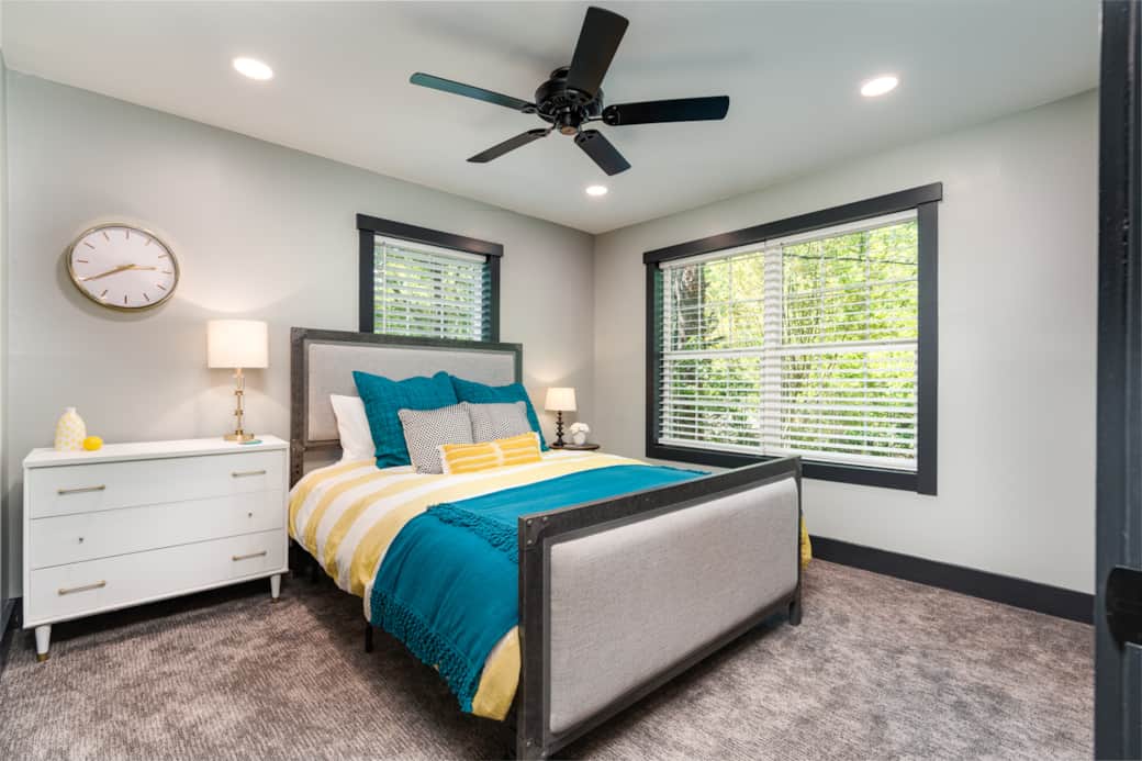 Queen bedroom