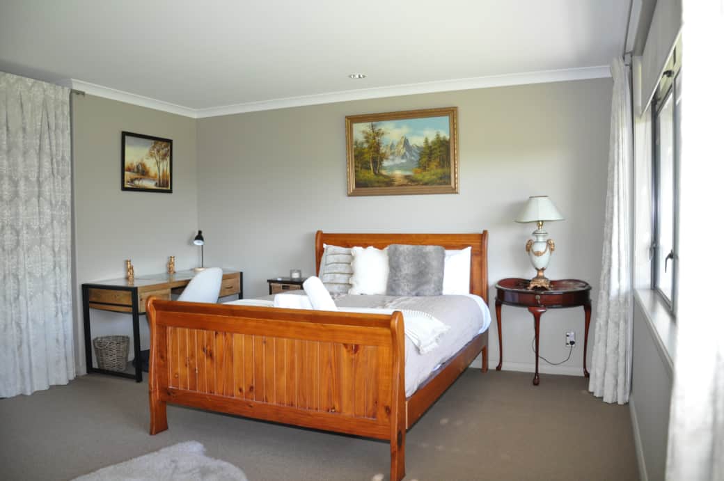 Main bedroom - full set-up view