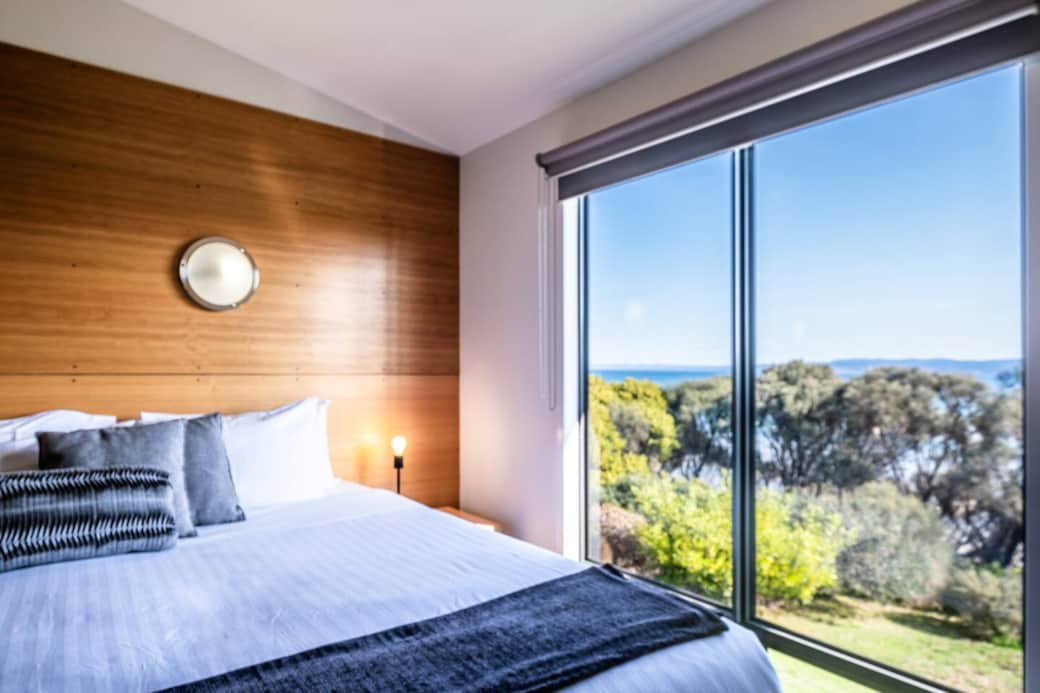 Oceanfront accommodation with Great Oyster Bay views