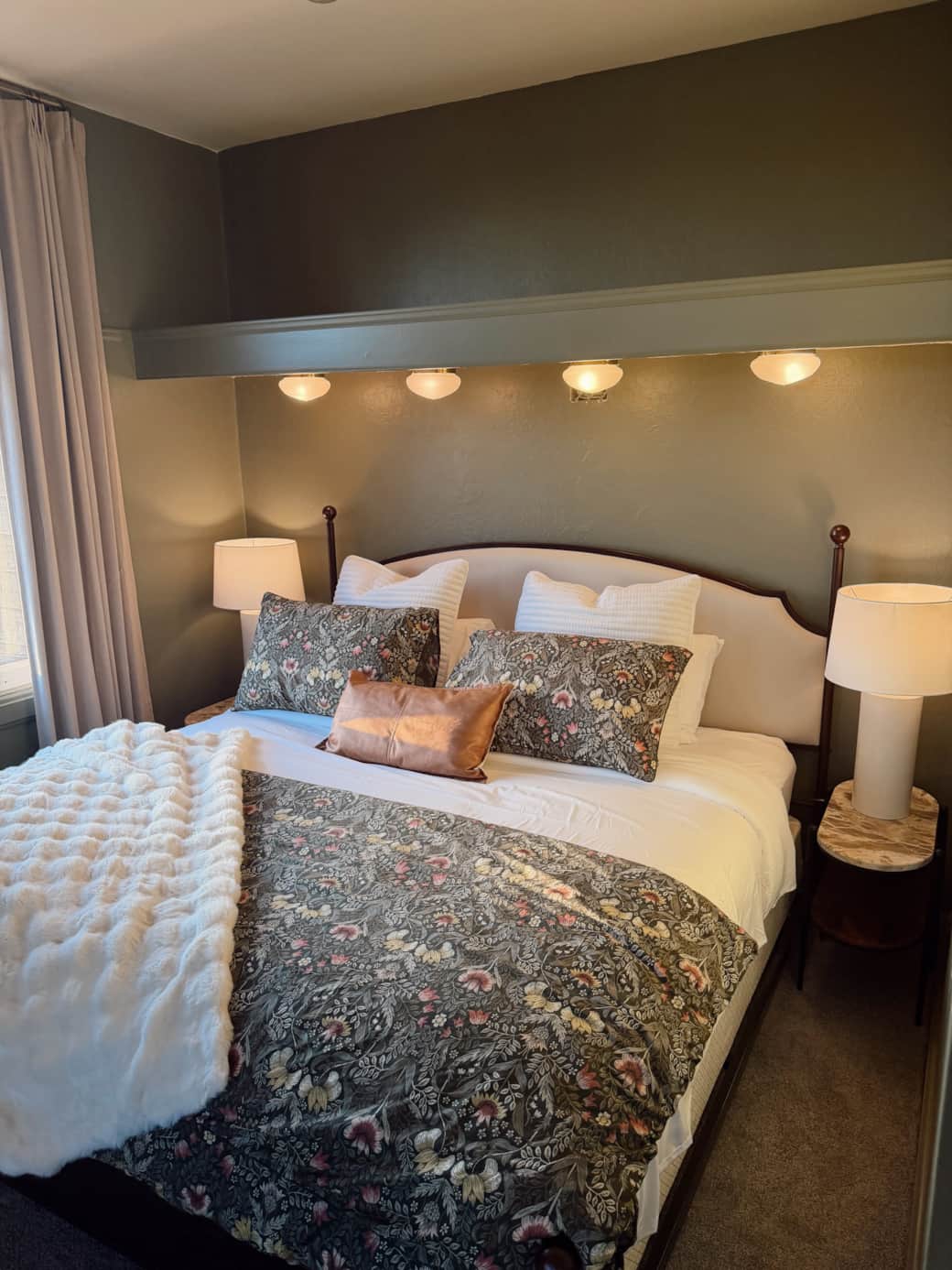 King Sized Bed King Sized Bed