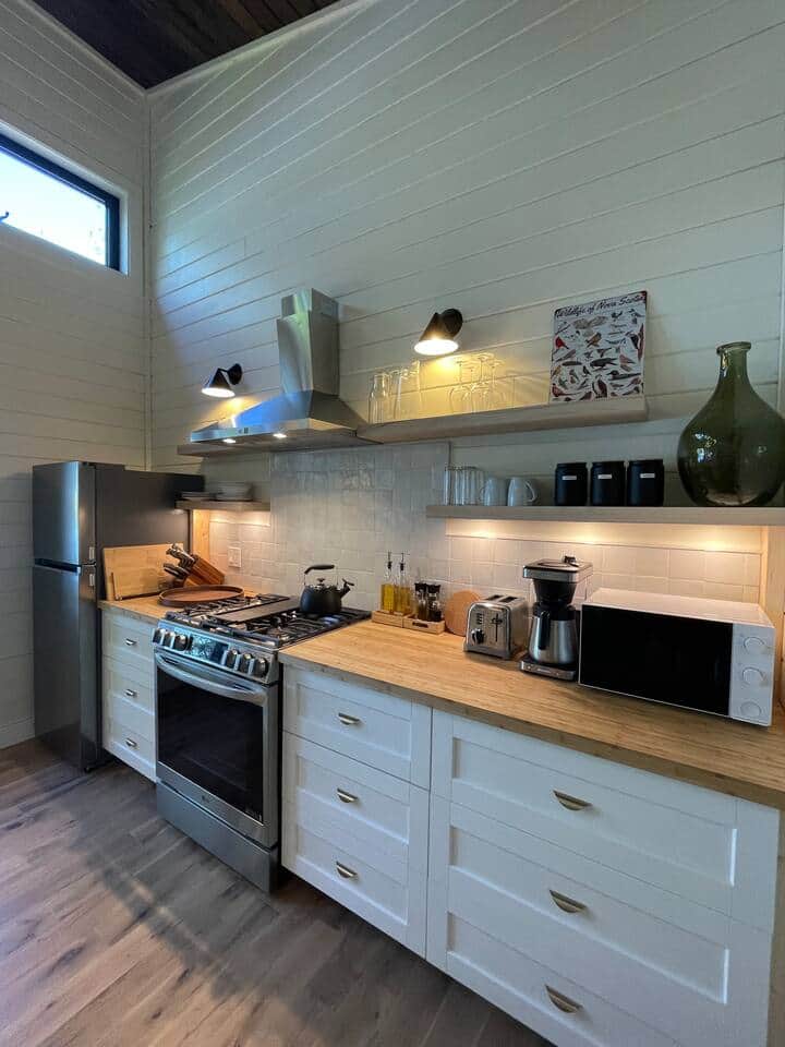 Full chef’s kitchen in a tiny house!