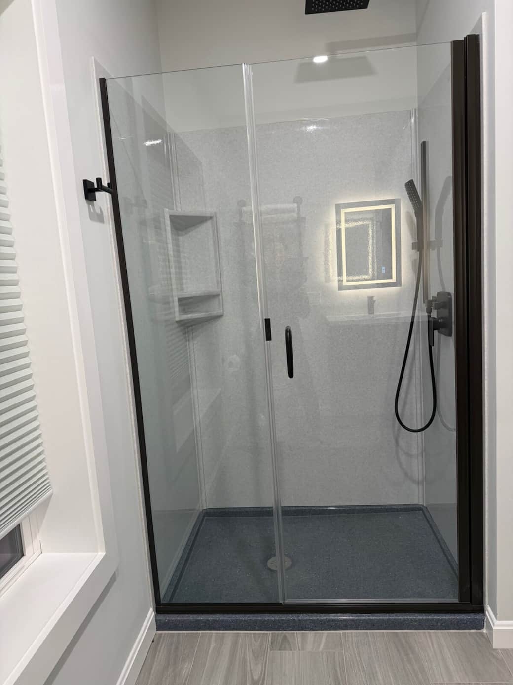 Portsmouth Room Shower Portsmouth Room Shower