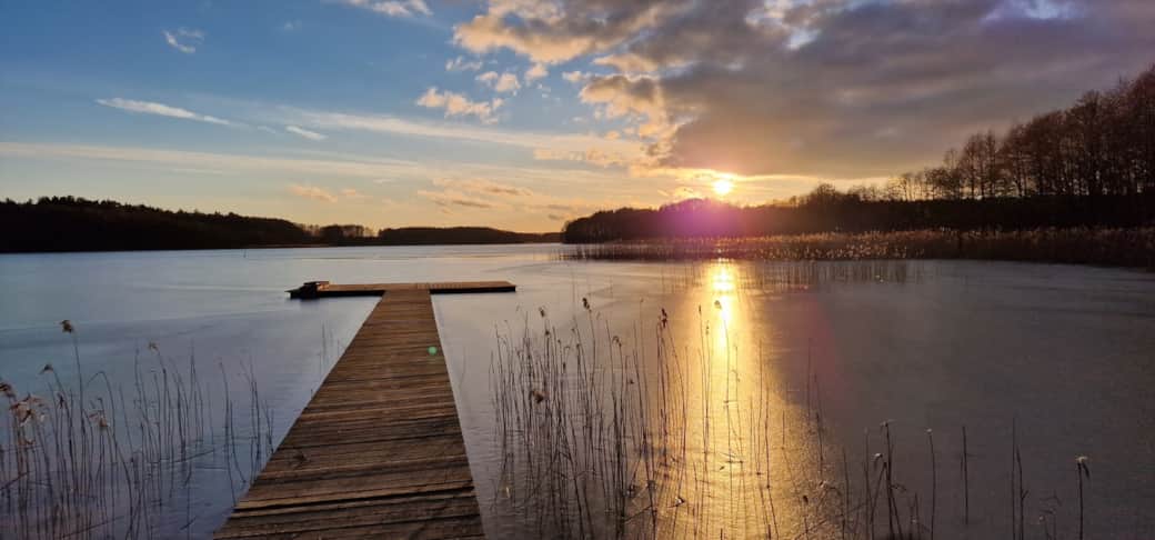 Medaus žemė - ežeras