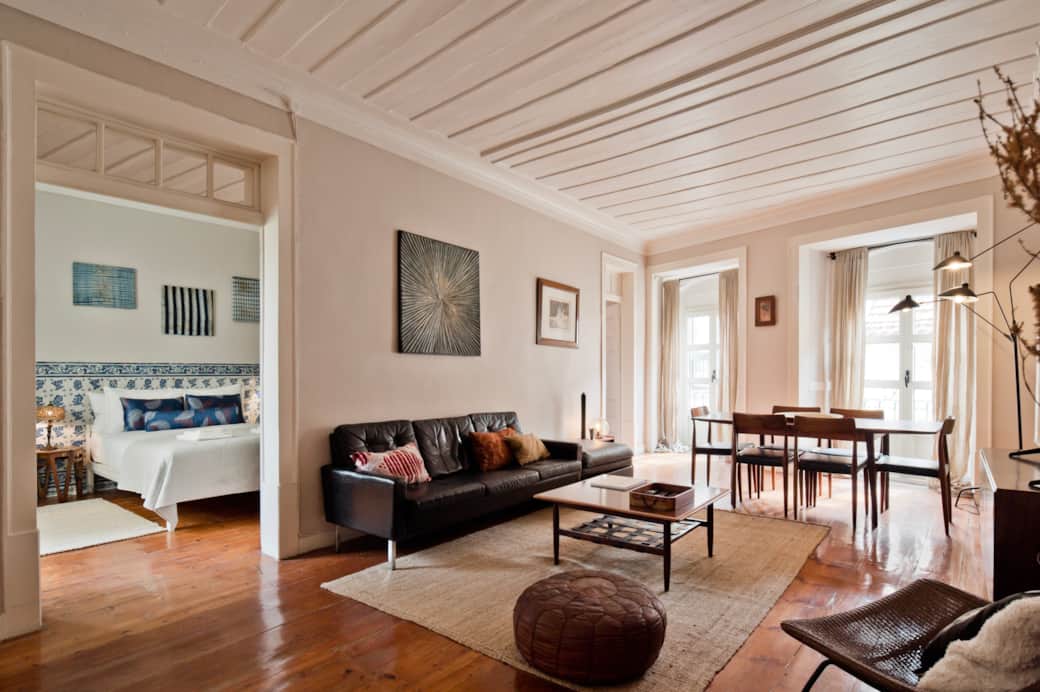 Living area/dining are