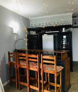 Corner Bar Corner Bar