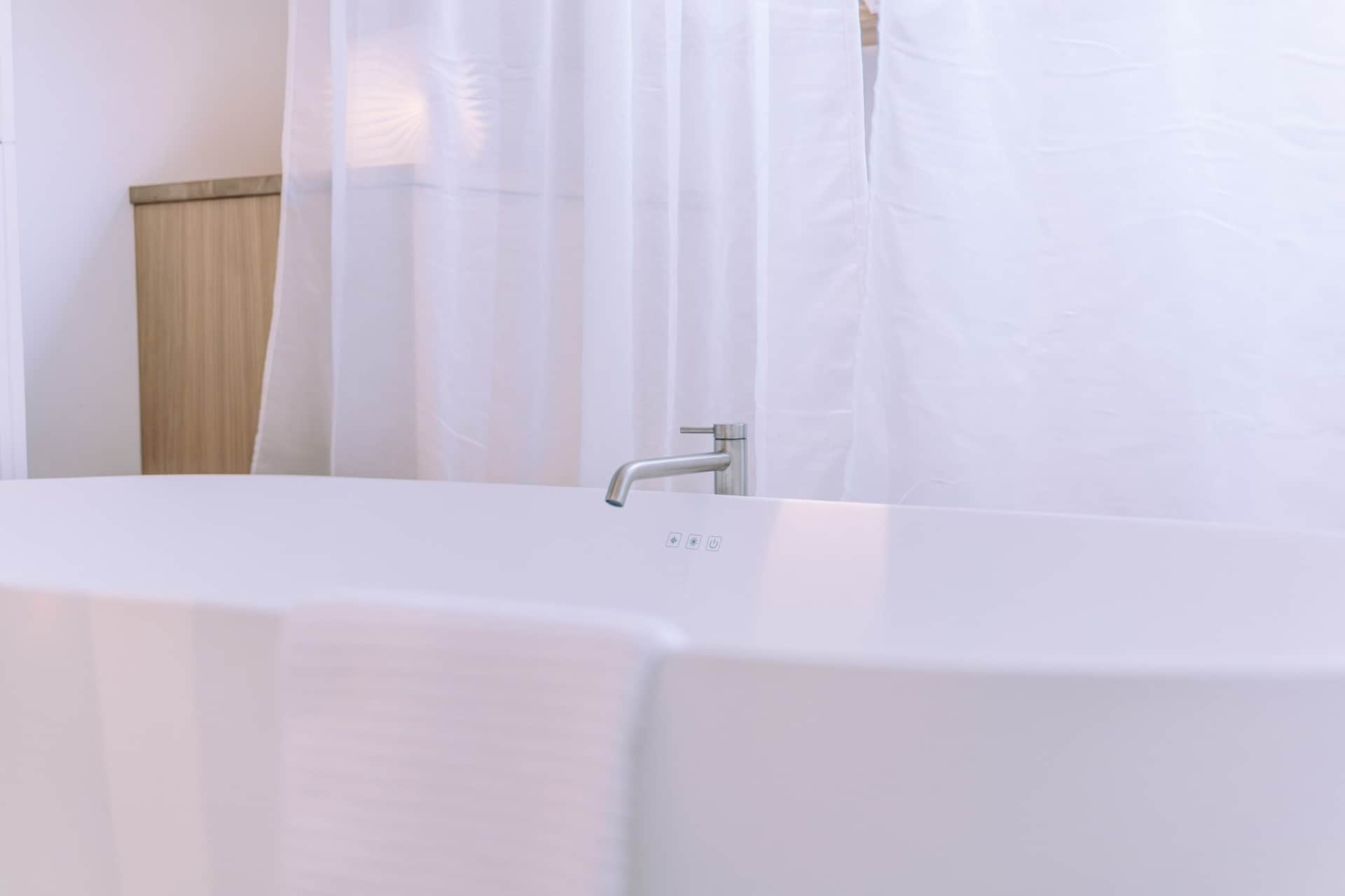 Privé jacuzzi in de woonbootstudio in De Jordaan