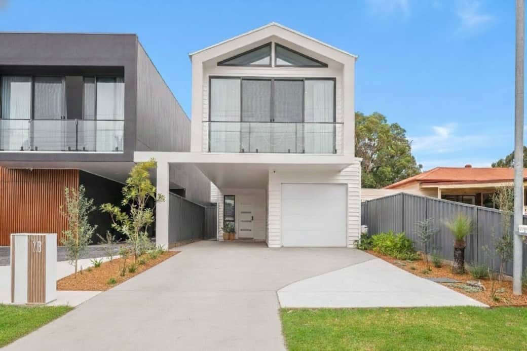 Bright, White and decorated in Australian natives, the home sits on a wide, quiet street. Access the ocean and bike path at the ends of the street. Bright, White and decorated in Australian natives, the home sits on a wide, quiet street. Access the ocean and bike path at the ends of the street.