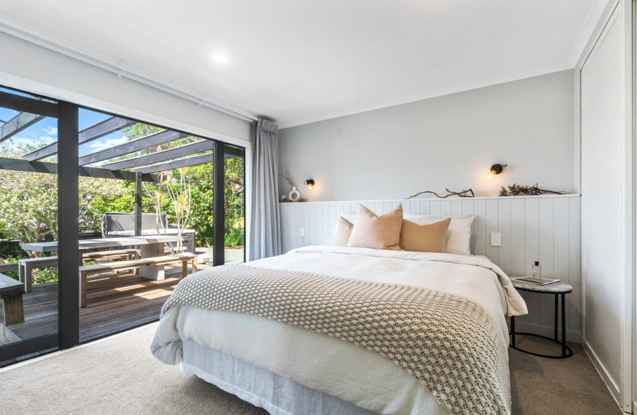 MASTER BEDROOM