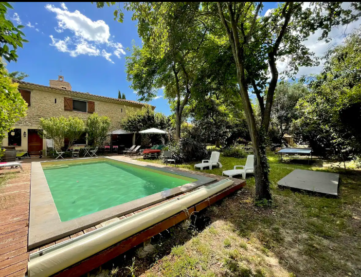 Piscine partagée de 9m