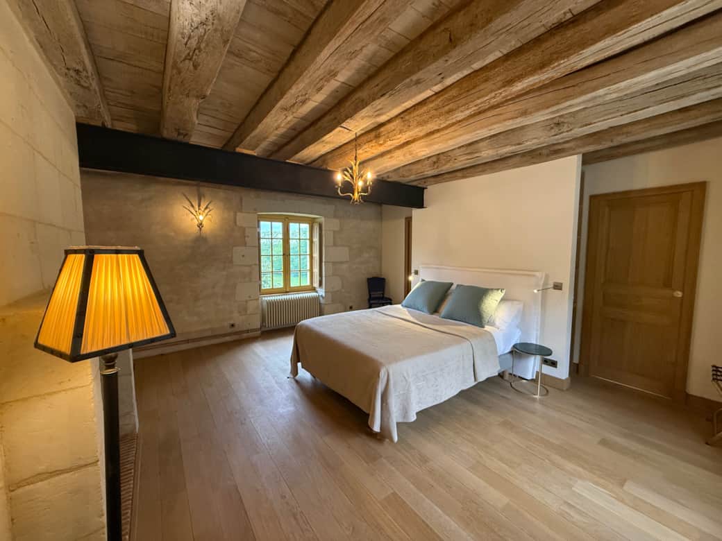 Chambre 2 gite chateau des Bretignolles pres de Chinon