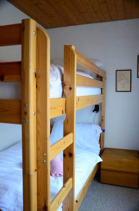 bunk bedroom