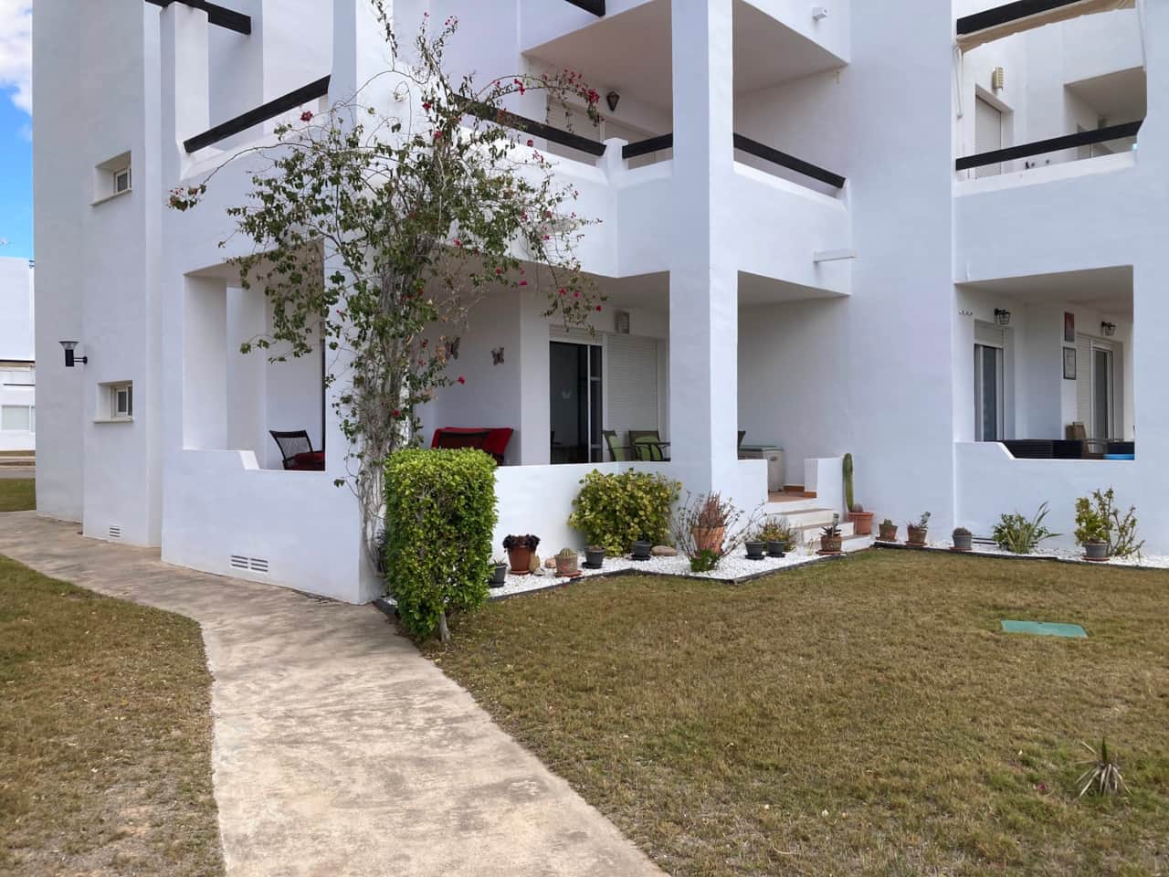Apartment View Front & Side