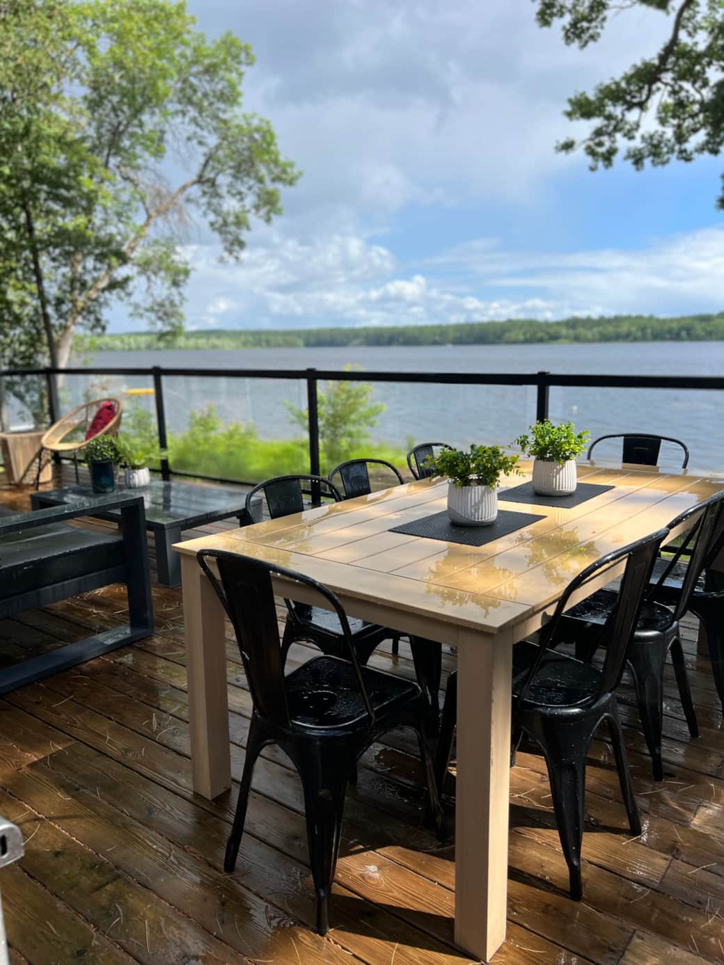 Deck dining over looking the water Deck dining over looking the water