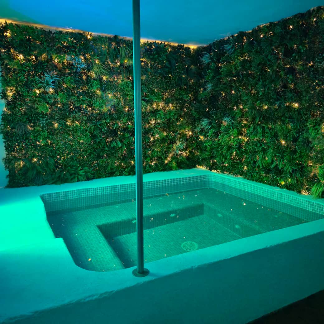 Jacuzzi