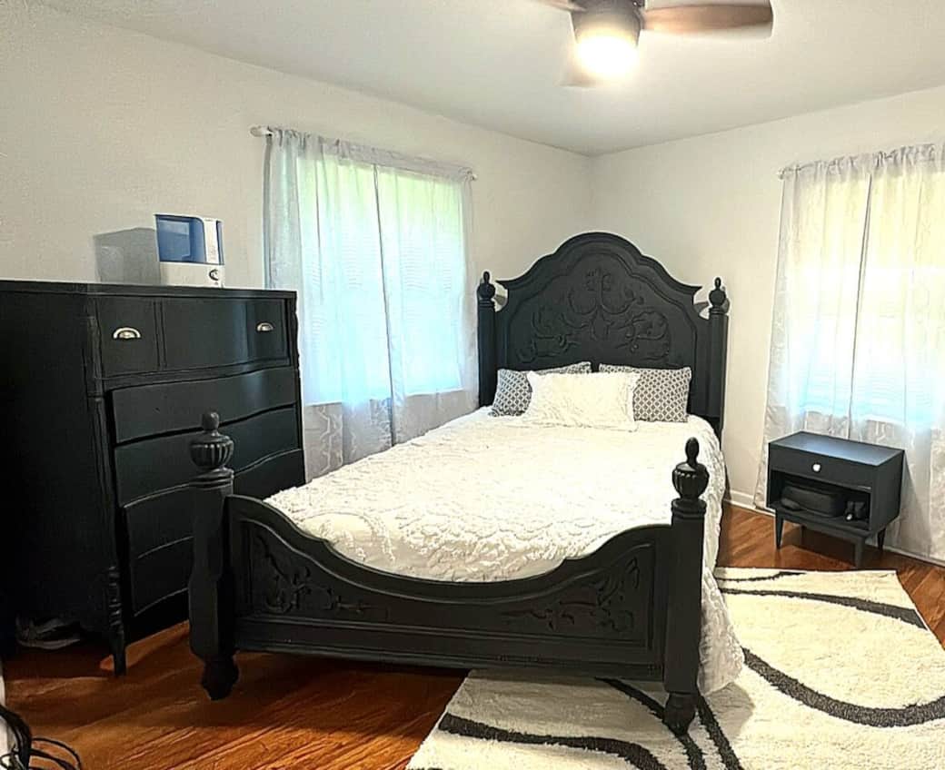 Queen Bedroom 2 Queen Bedroom 2