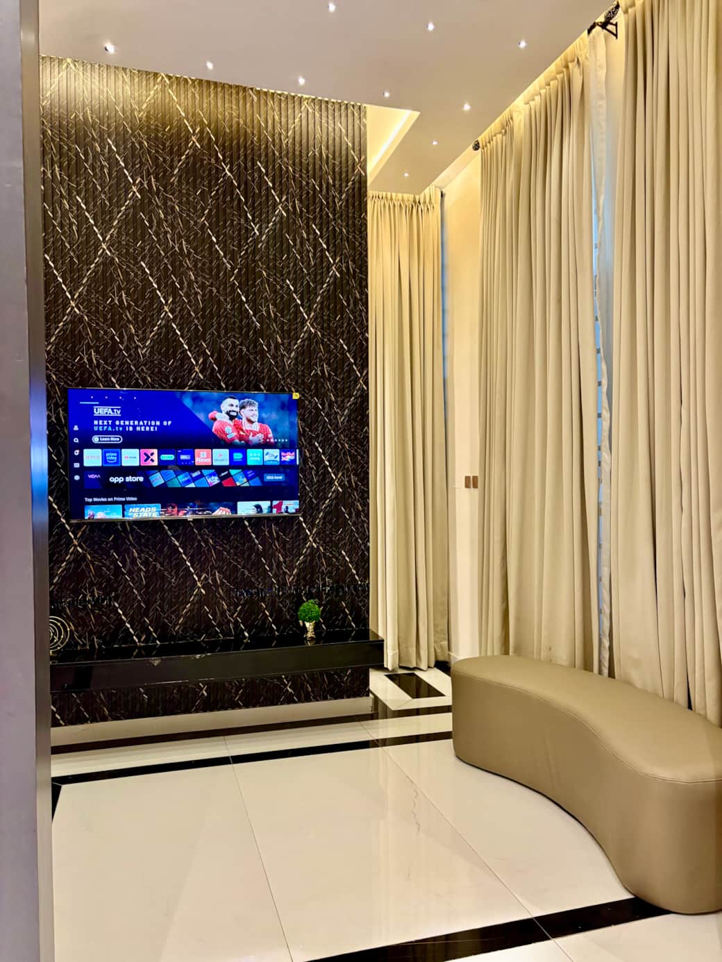 Ante Room 1