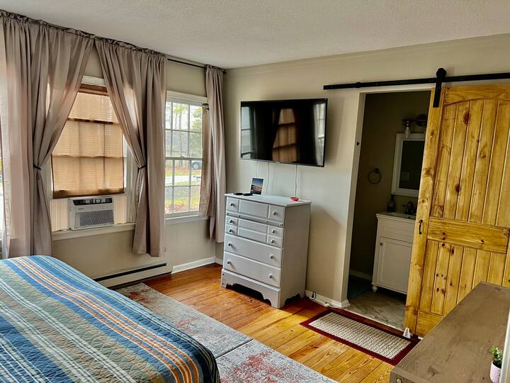 The master has a king bed with its own full bathroom.