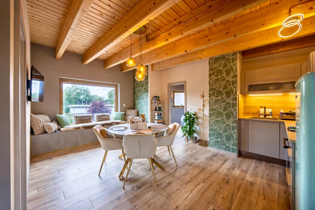ferienwohnung-sternenzauber-wohnbereich-essbereich-leipzig