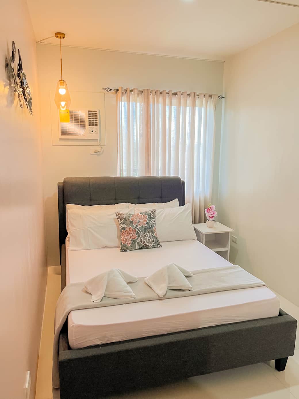 queen sized bed queen sized bed