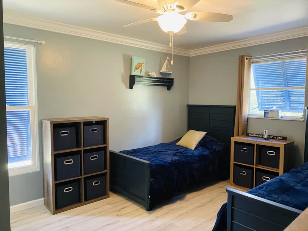 Guest Room 2 -- 2 Single Beds