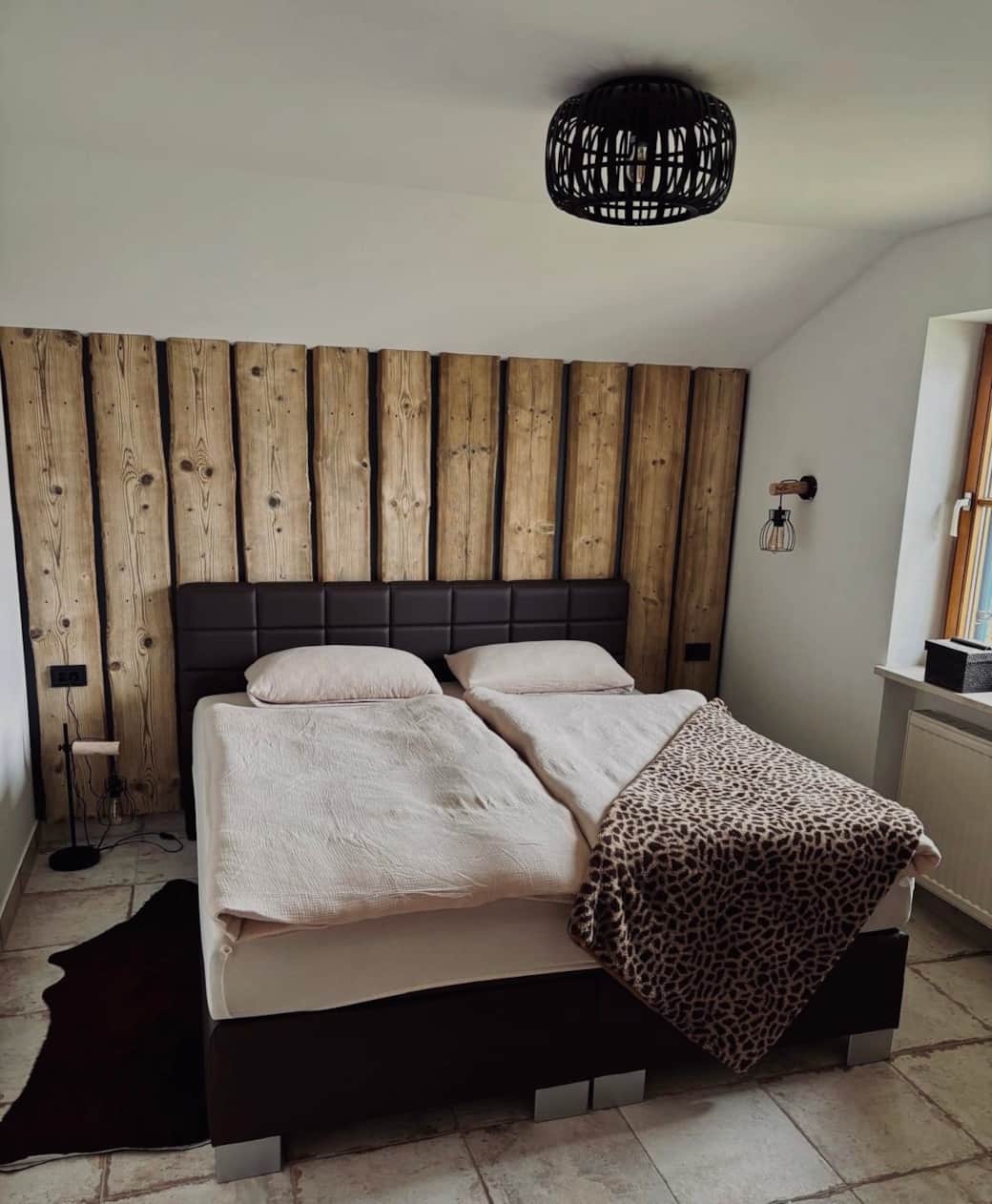 Schlafzimmer 1