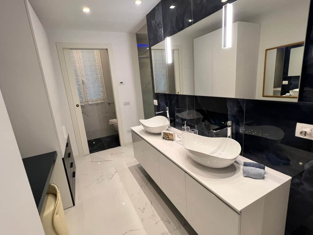 En-suite bathroom