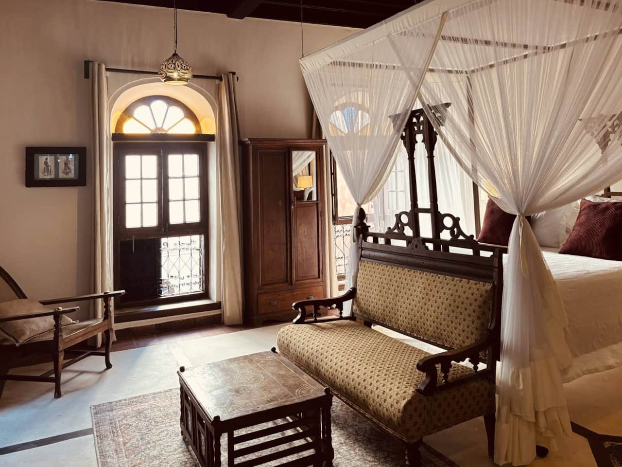 Topan room