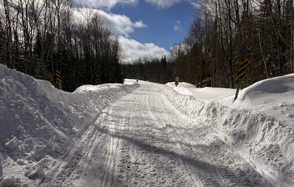 Trail de motoneige à 2 minutes du chalet Trail de motoneige à 2 minutes du chalet