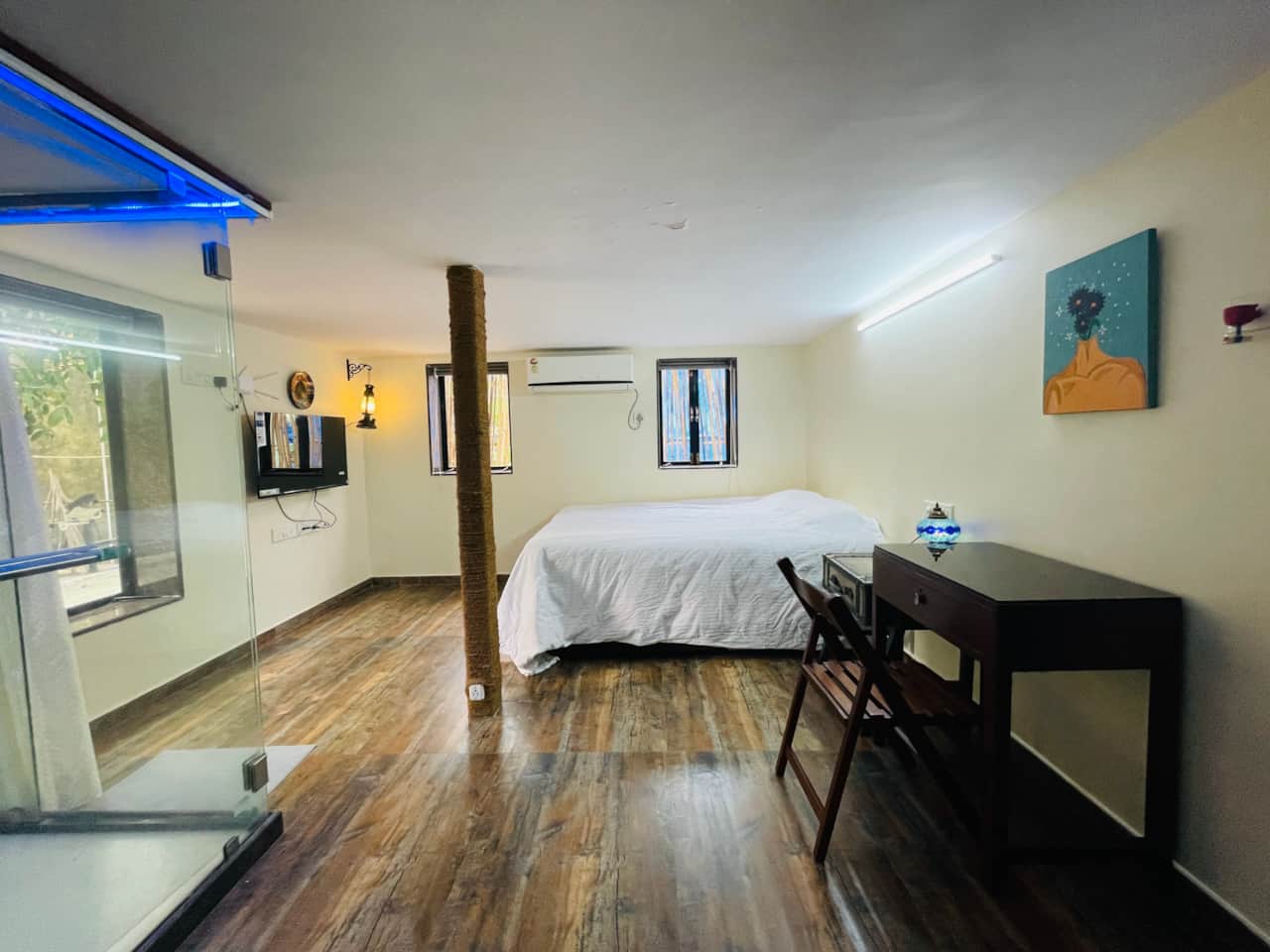 Modern bedroom
