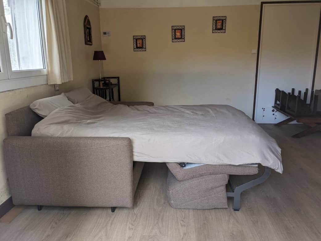 Le convertible est transformé en couchage en quelques secondes seulement