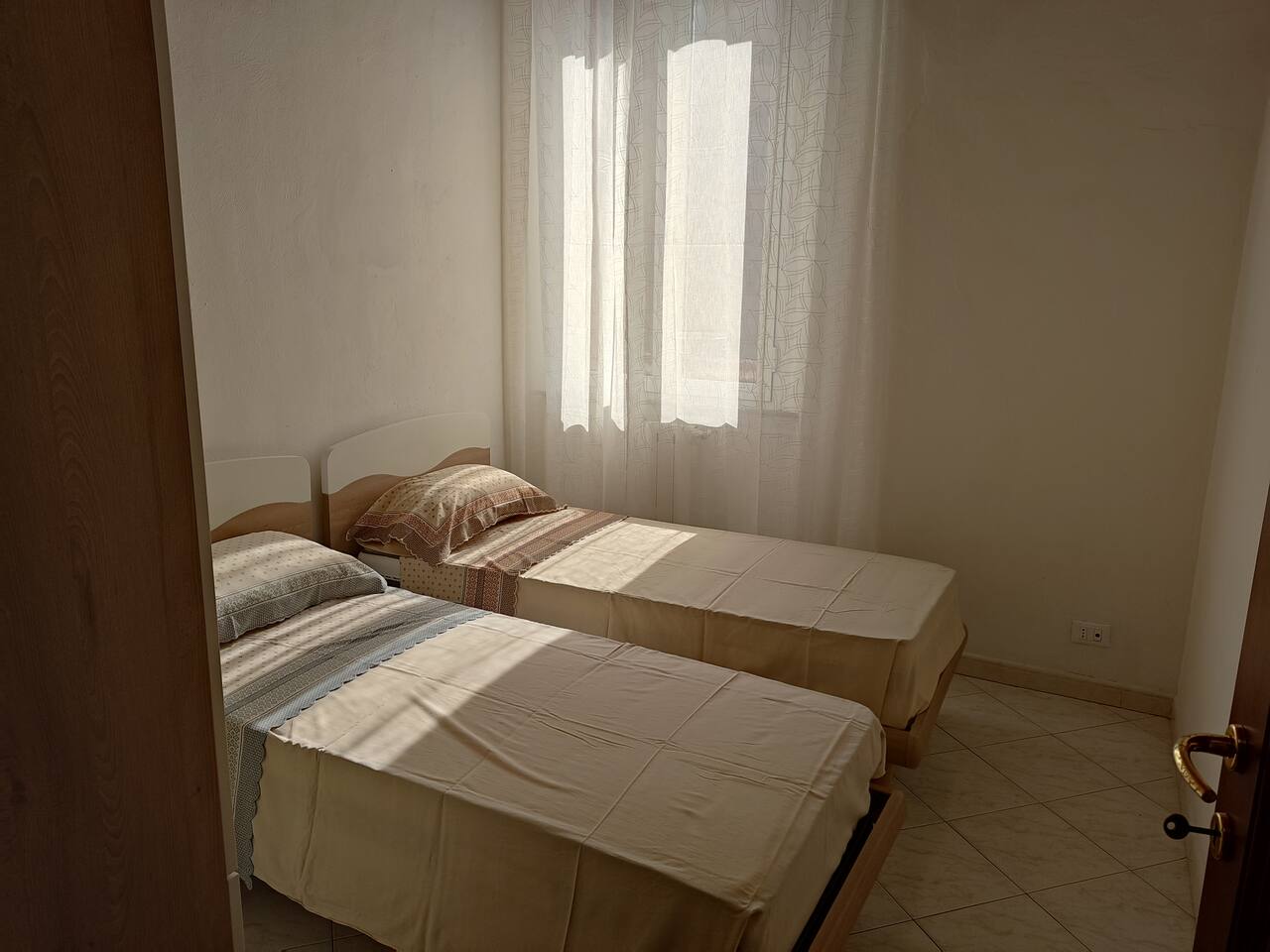 La seconda camera da letto con due letti singoli