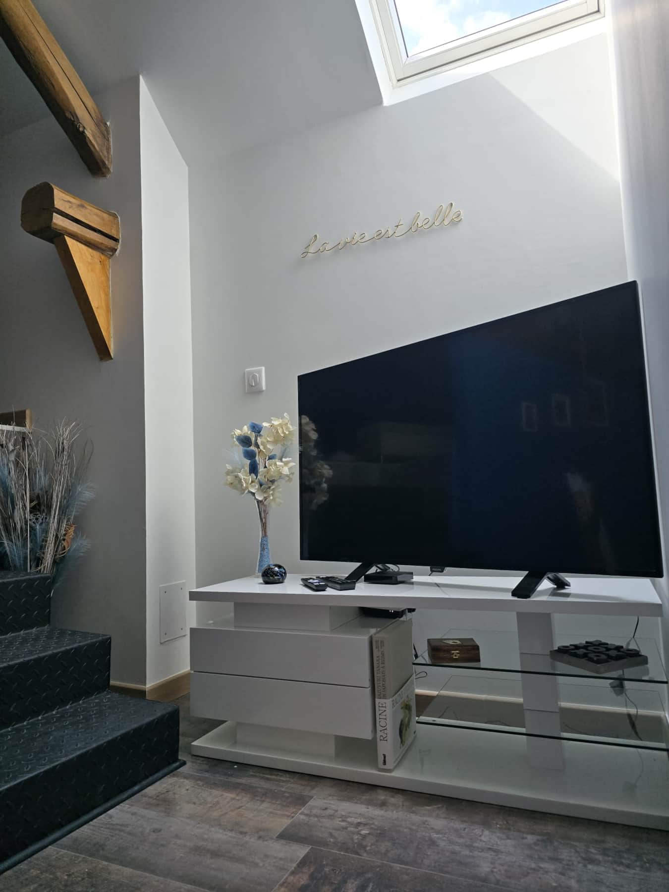 tv 2.jpg tv 2.jpg