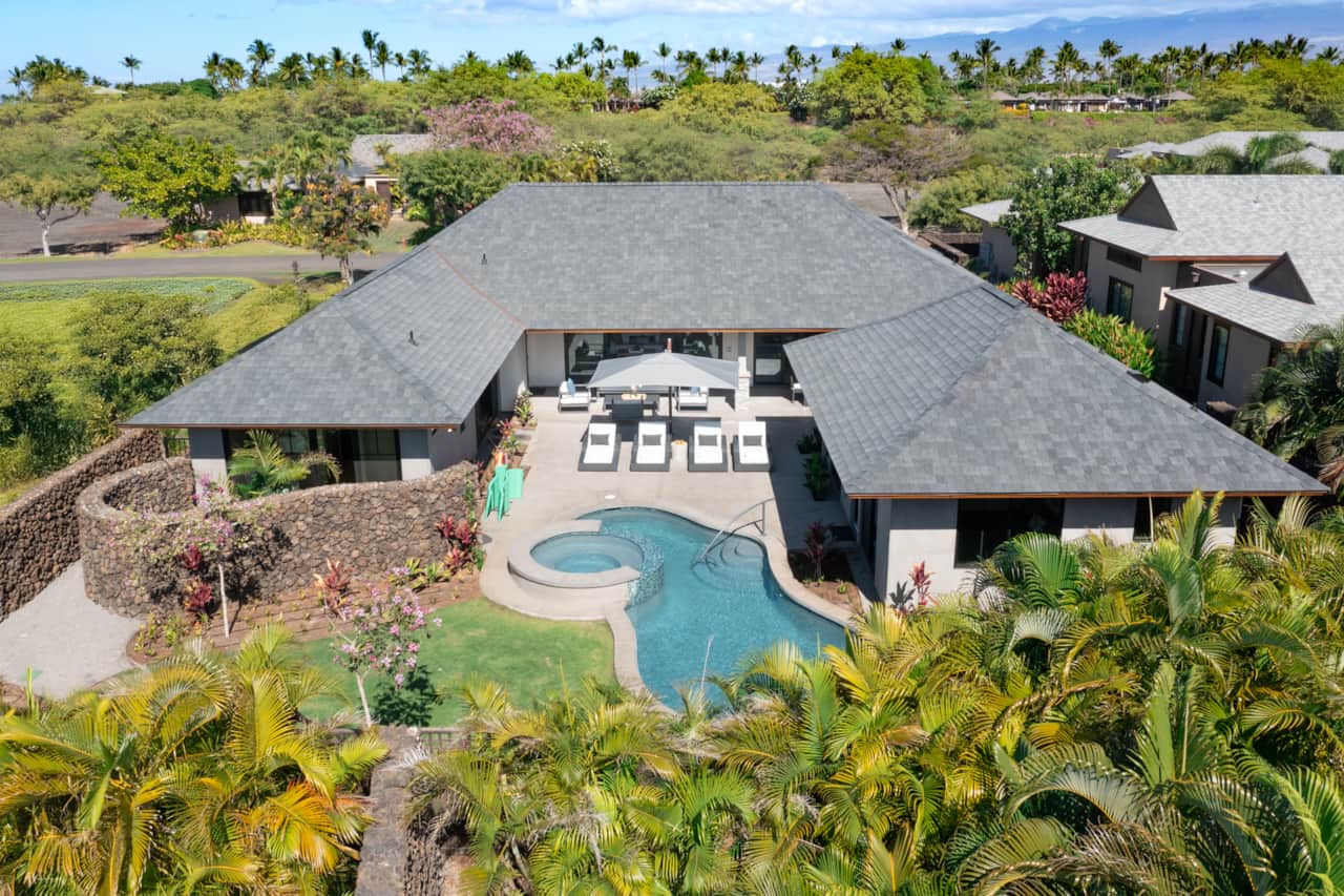 Lot 26 is located in the heart of the Mauna Lani Resort. 