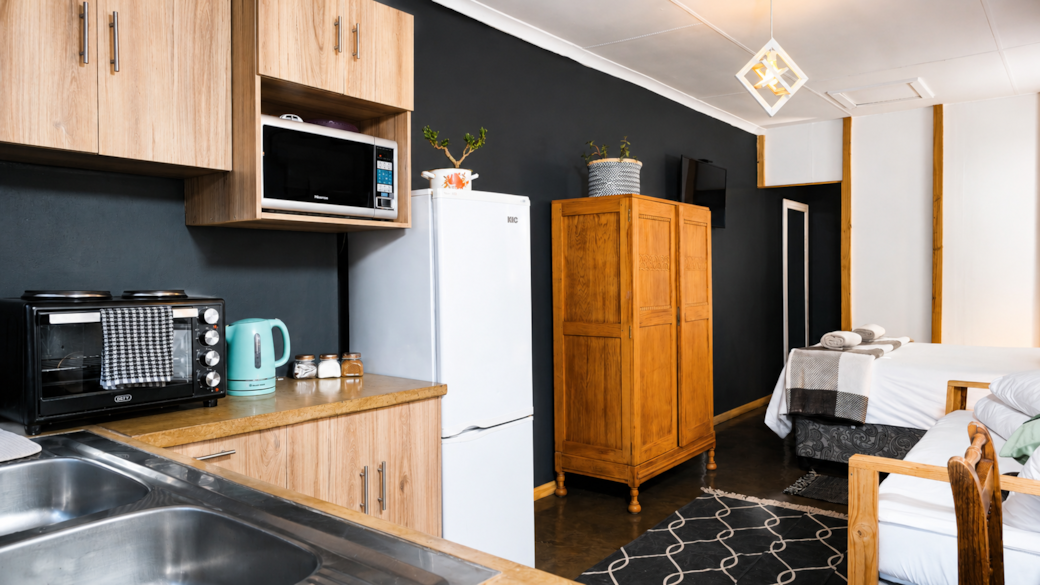 full room kitchenette