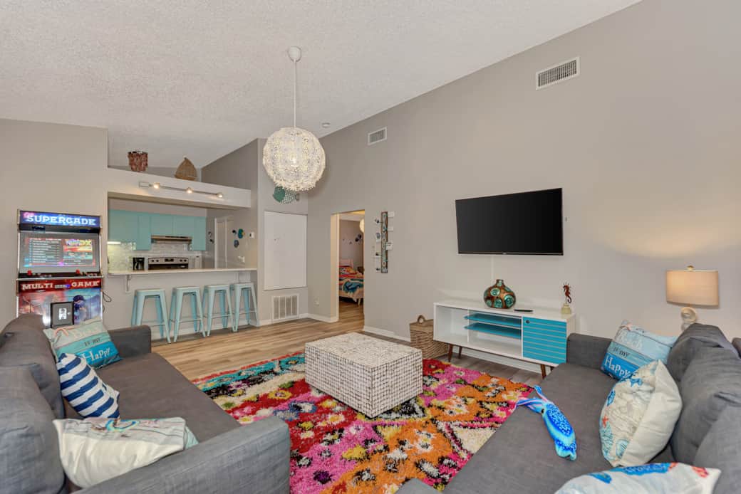 Welcome to the Jelly Fish House and the place to be on Siesta Key!