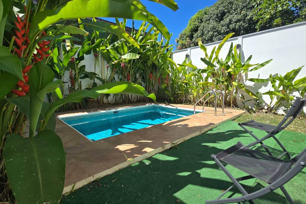 Shared pool space (with 2 other apartments) Shared pool space (with 2 other apartments)