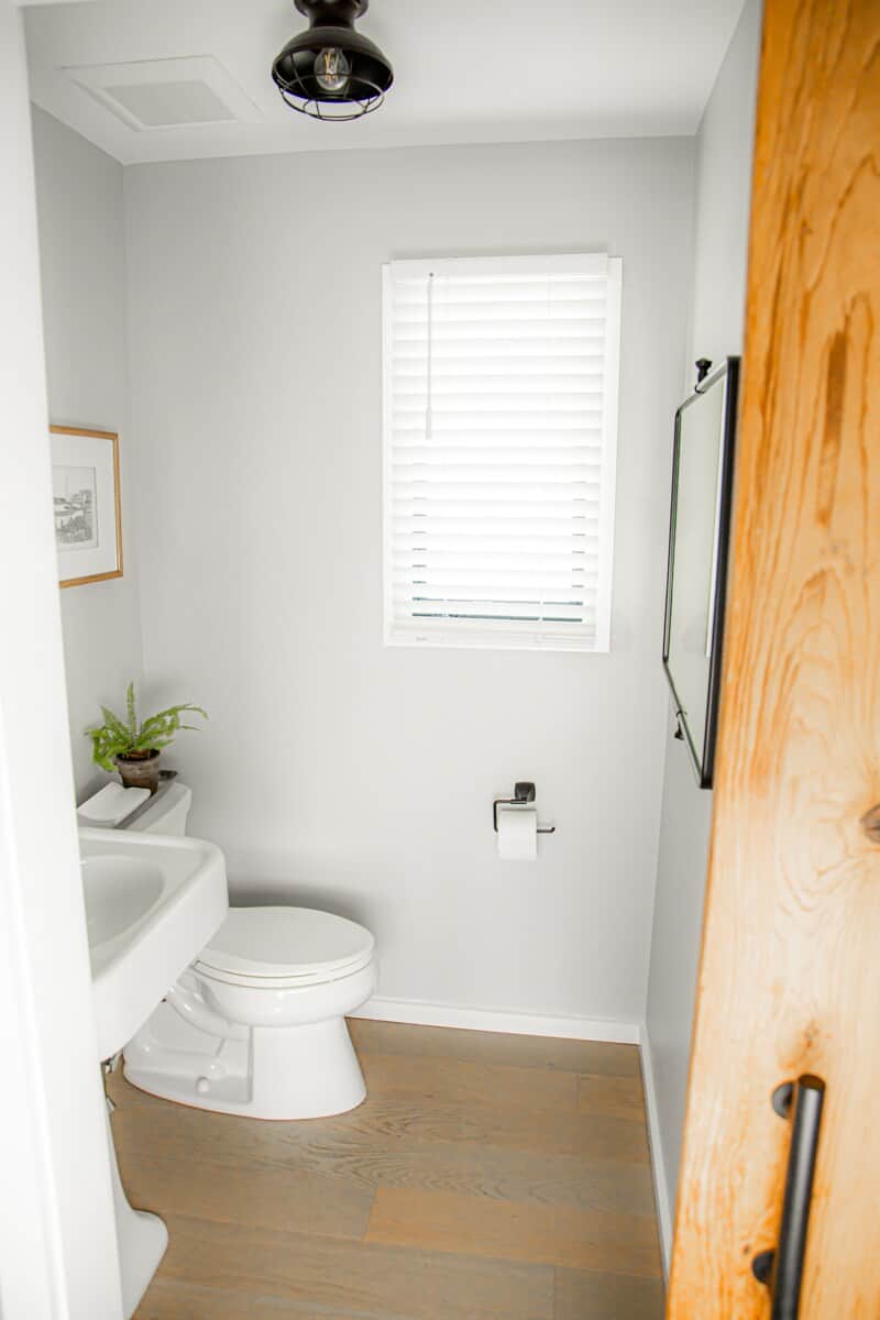 1/2 bath for convenience upstairs
