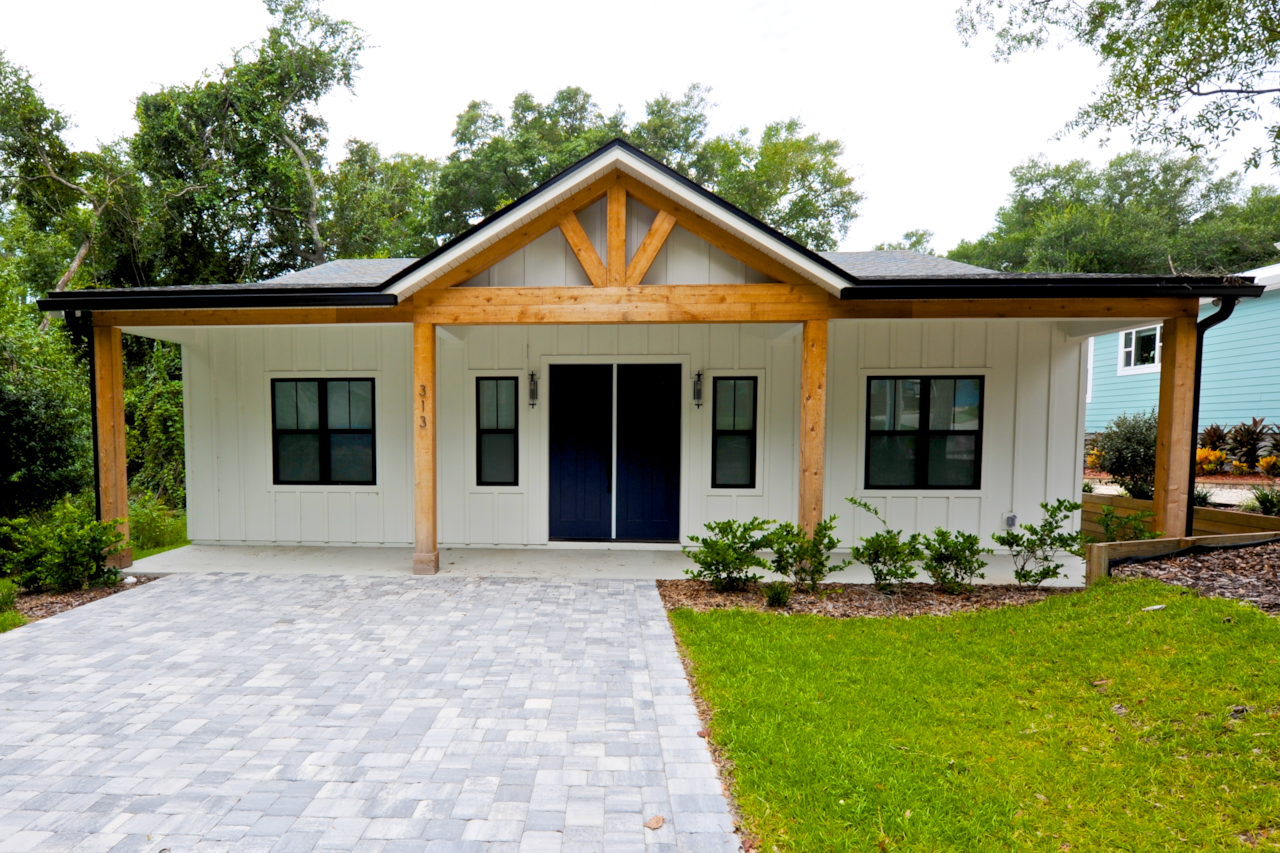 313 N 9th St - Front Exterior