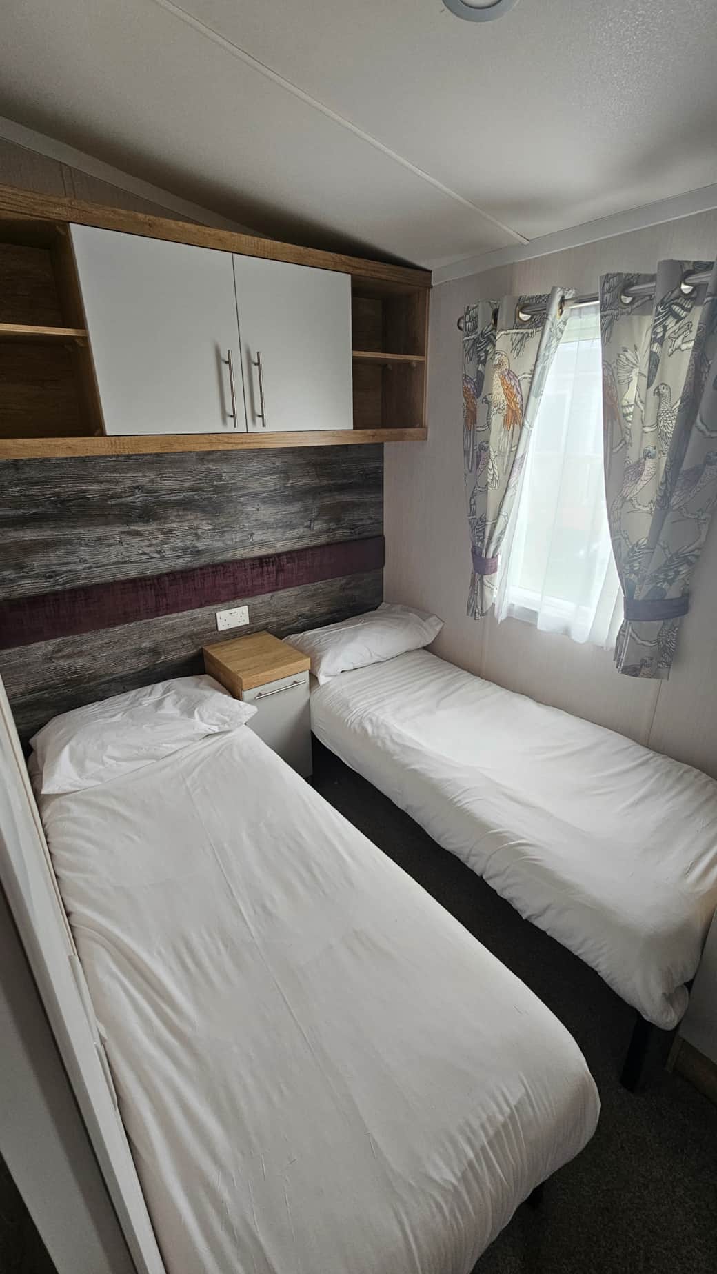 Twin Room Twin Room