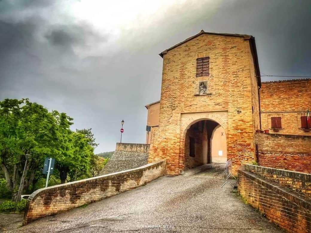 Arco d'ingresso      scatto: Ramona Neri
