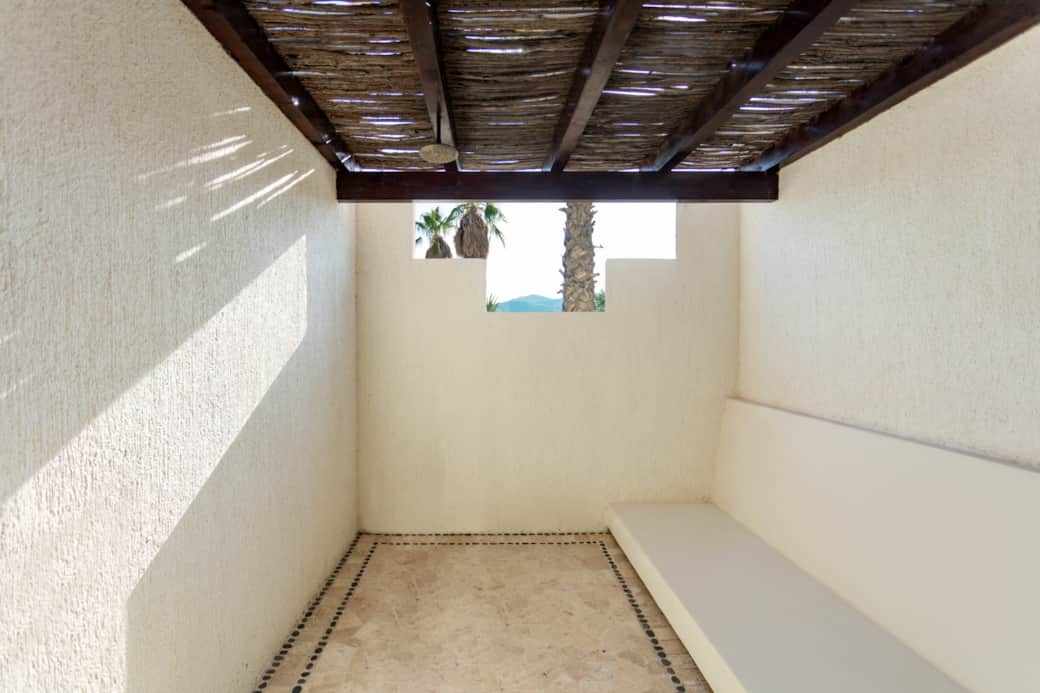 Outdoor bath