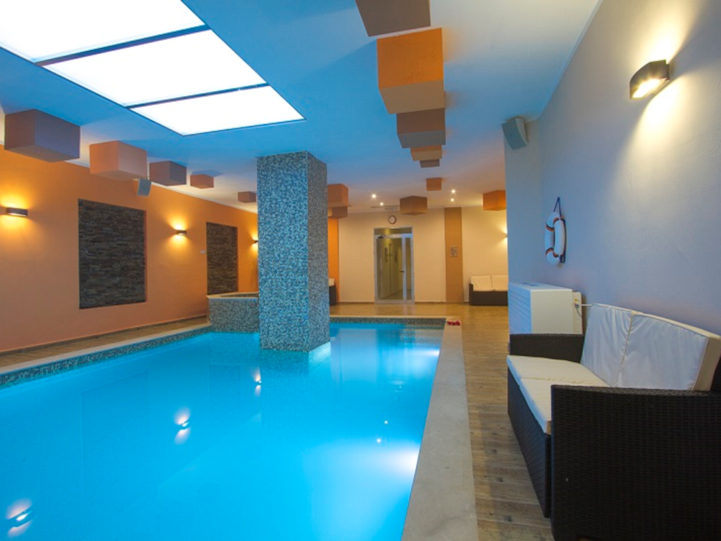 Shared Indoor Pool - Not Heated (9) Shared Indoor Pool - Not Heated (9)