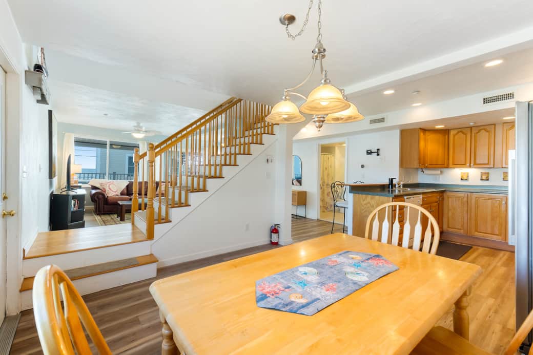 Dining area into kitchen