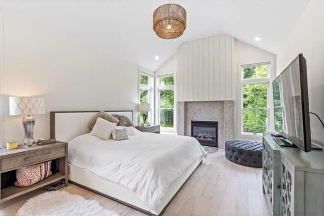 Master bedroom. 1st floor en suite 