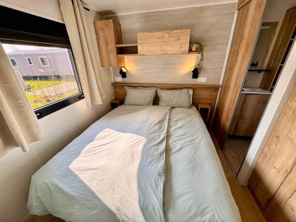 Bedroom with en suite bathroom